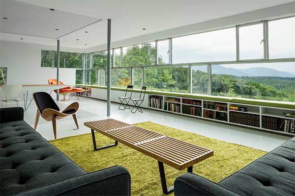 Image of A Skyscraper-Style Treehouse With Soaring Mountain Views